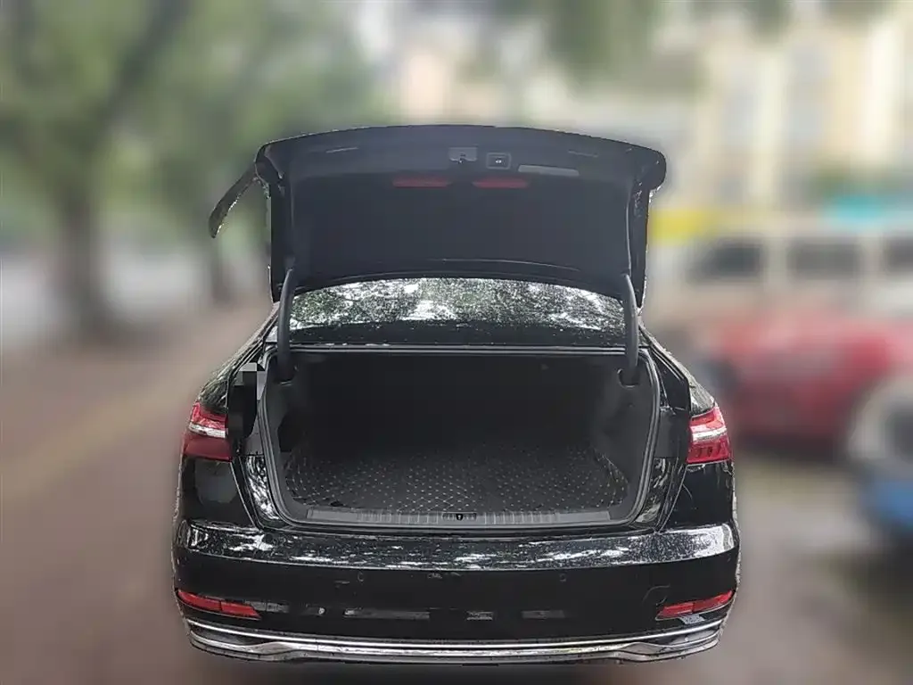 Audi A6L 2023 из CN, фото 10