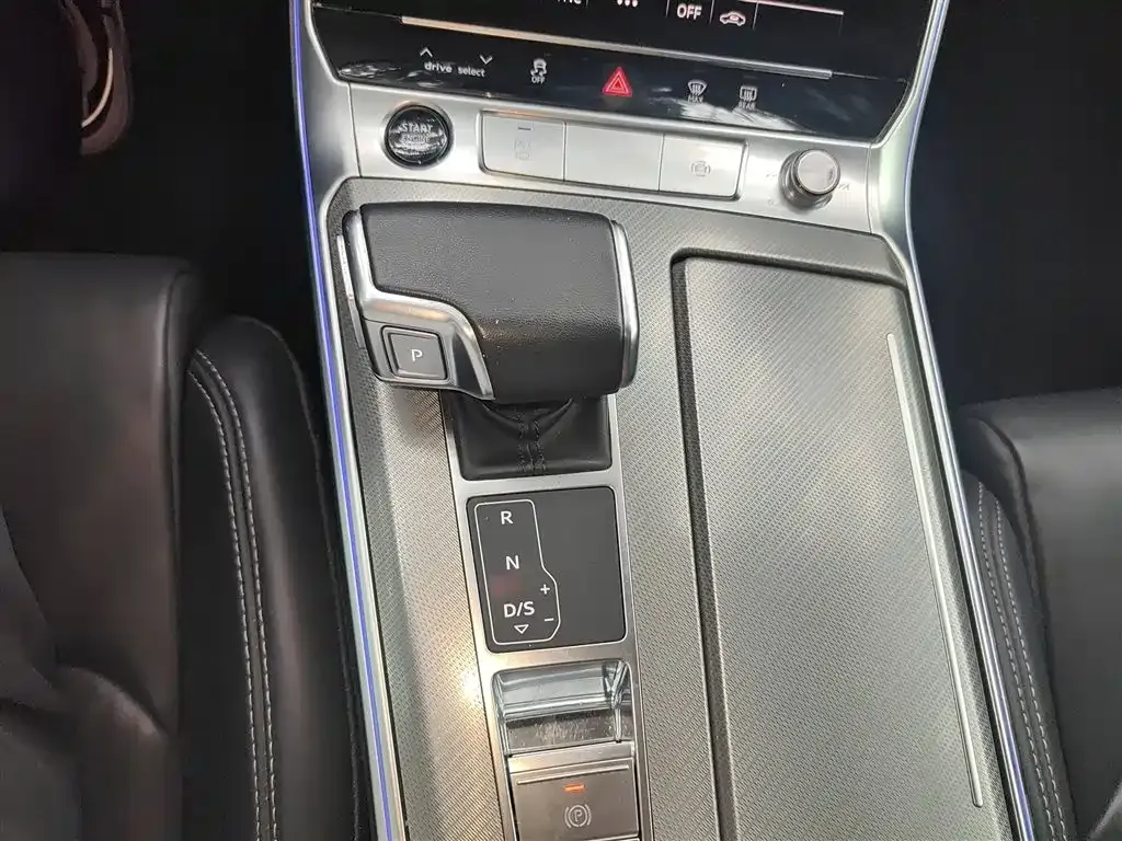 Audi A6L 2023 из CN, фото 7