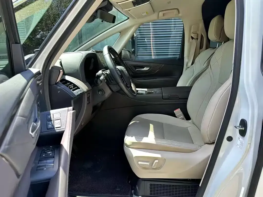 Toyota Alphard 2023 из CN, фото 3