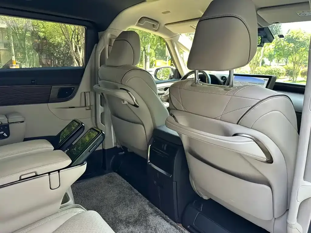 Toyota Alphard 2023 из CN, фото 7