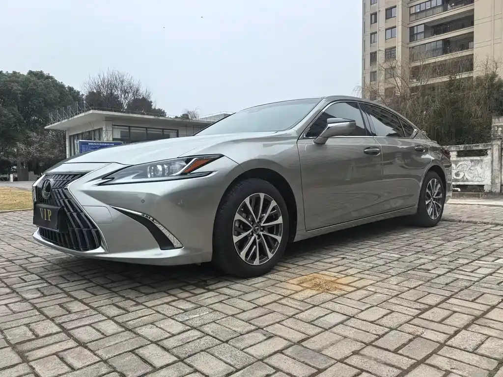 Lexus ES — фото 3