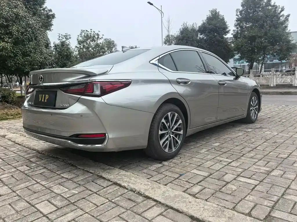 Lexus ES — фото 6