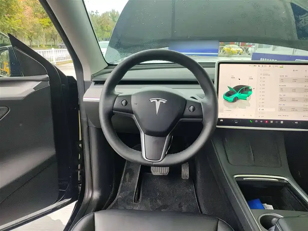 Tesla Model Y — фото 5