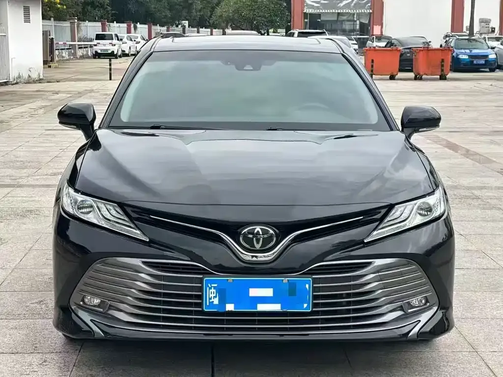 Toyota Camry 2021 из CN, фото 2