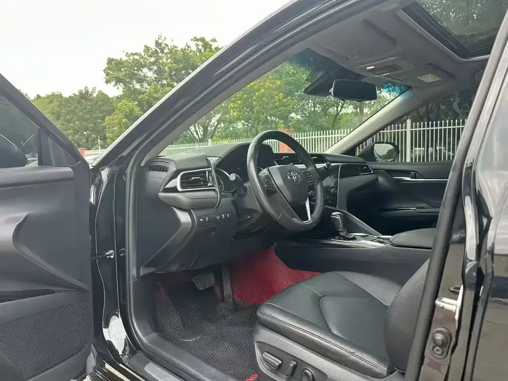 Toyota Camry 2021 из CN, фото 4