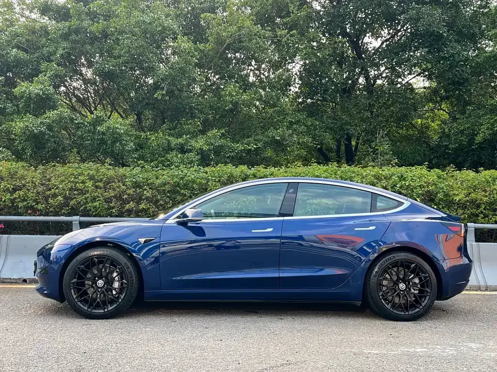 Tesla Model 3 — фото 3