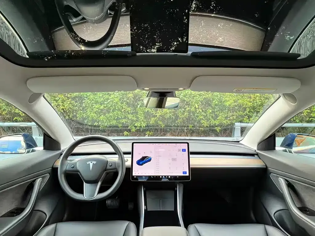 Tesla Model 3 — фото 8