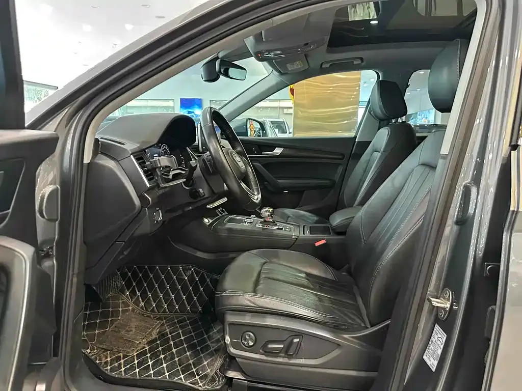 Audi Q5L 2021 из CN, фото 7