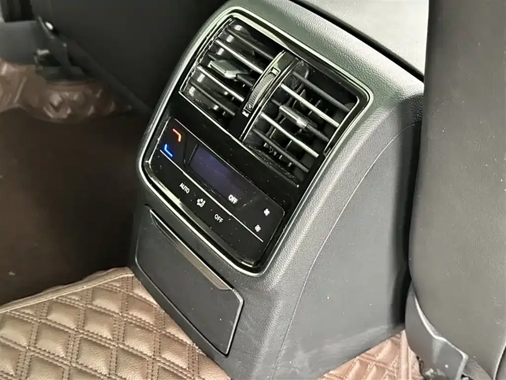 Volkswagen CC 2022 из CN, фото 10
