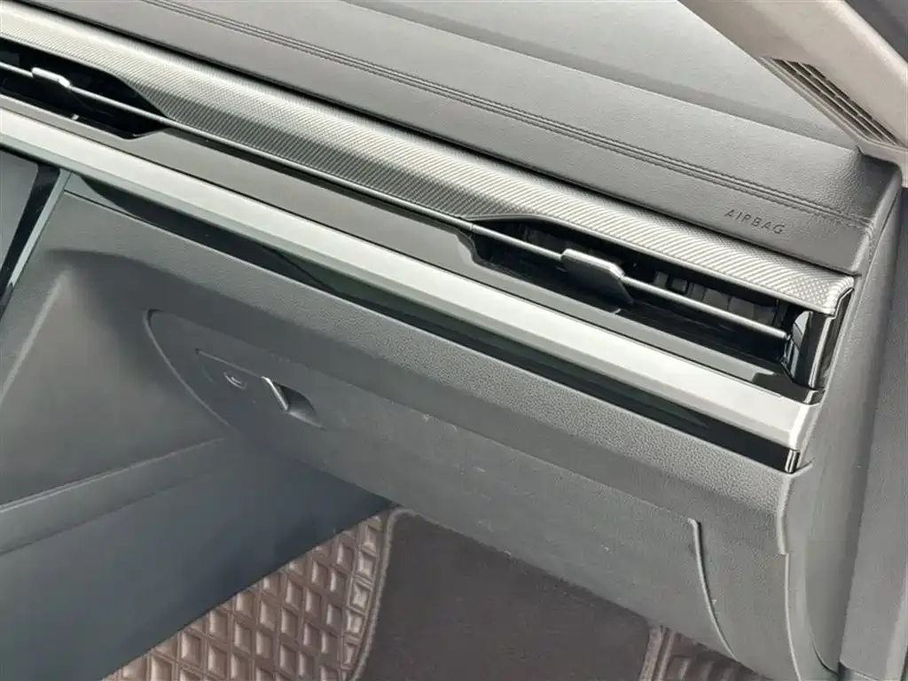 Volkswagen CC 2022 из CN, фото 9