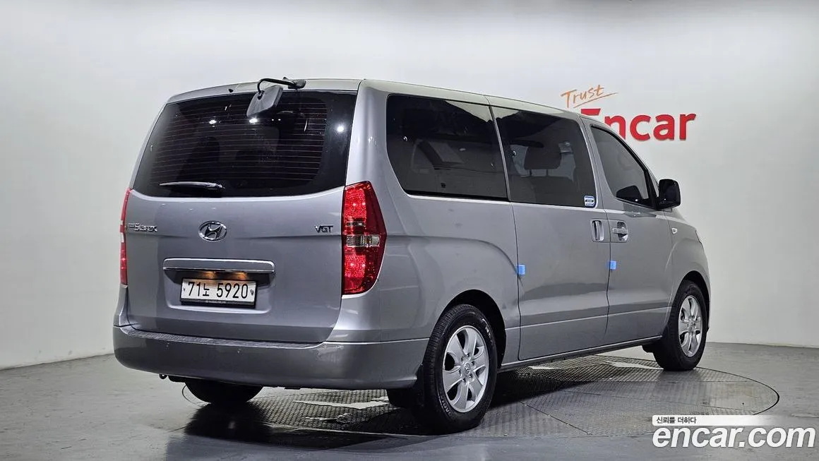 Hyundai Starex — фото 2