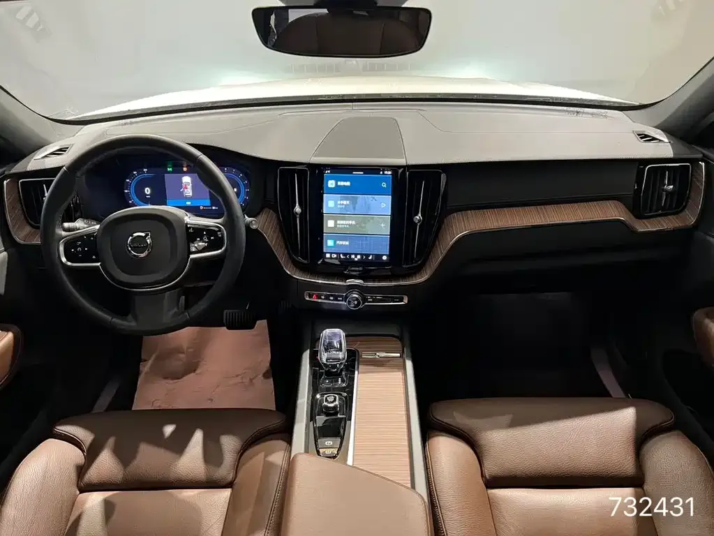 Volvo XC60 2024 из CN, фото 8