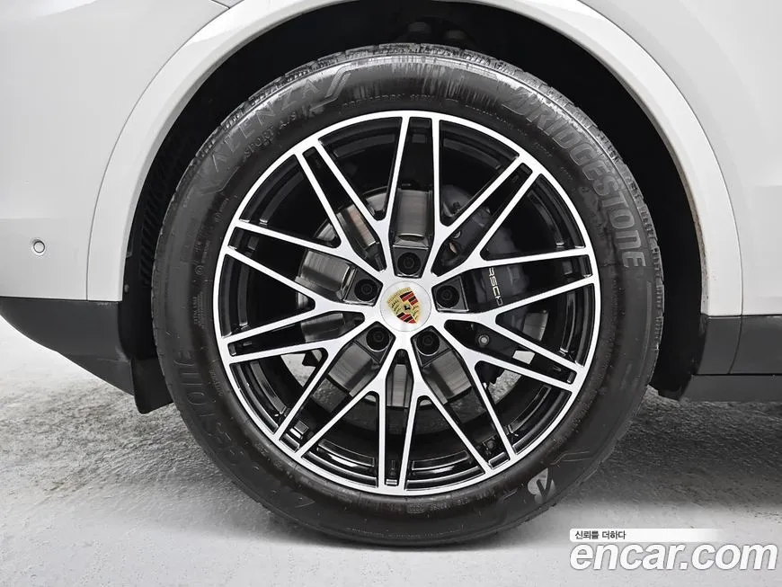 Porsche Cayenne 2024 из KR, фото 5