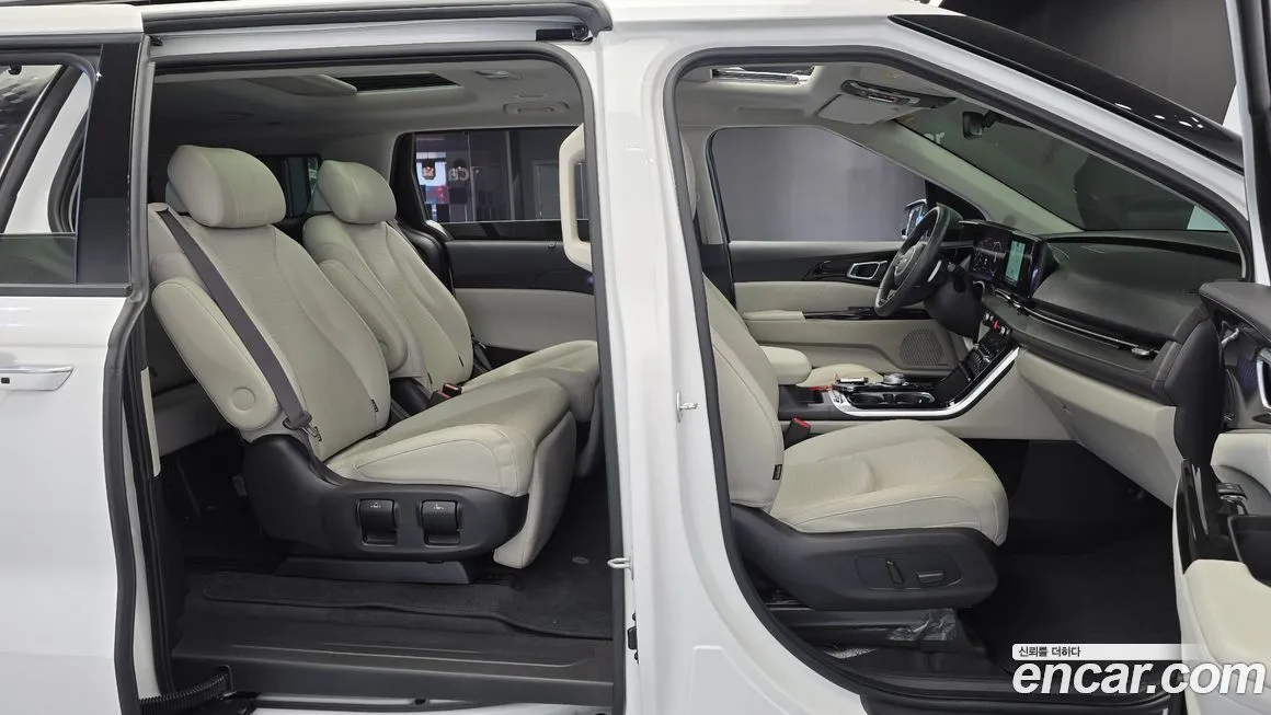 Kia Carnival — фото 10