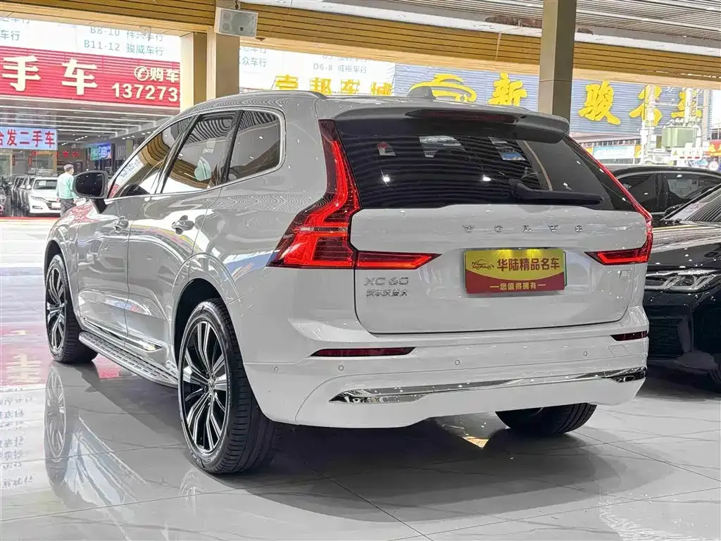 Volvo XC60 PHEV — фото 4