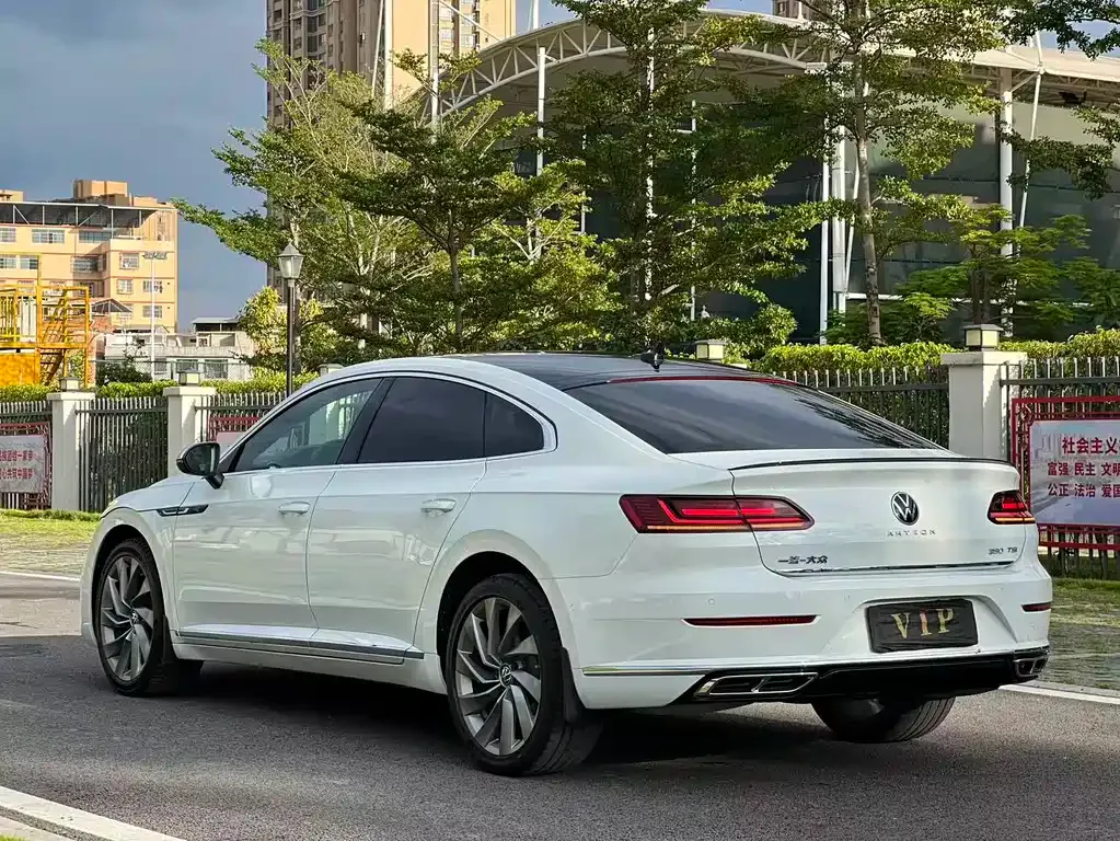 Volkswagen CC — фото 10