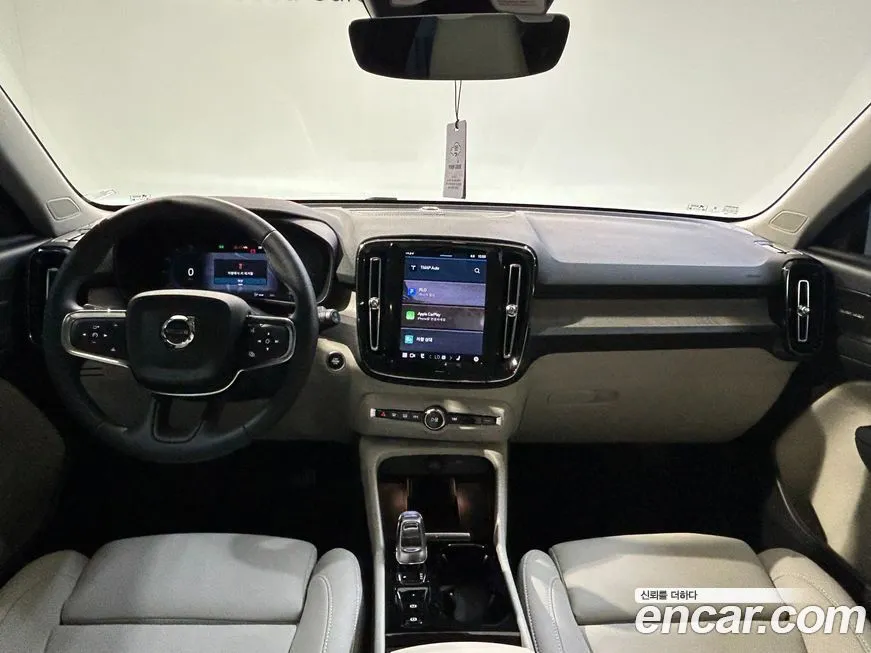 Volvo XC40 — фото 3