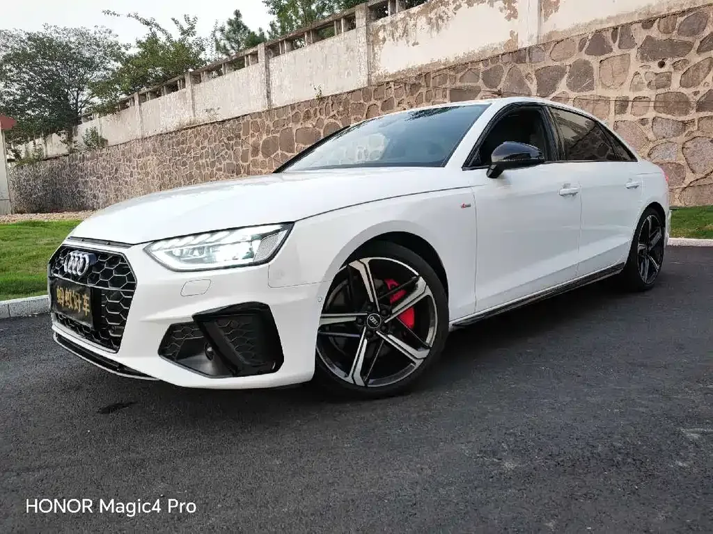 Audi A4L 2023 из CN, фото 1