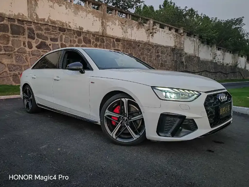 Audi A4L 2023 из CN, фото 3