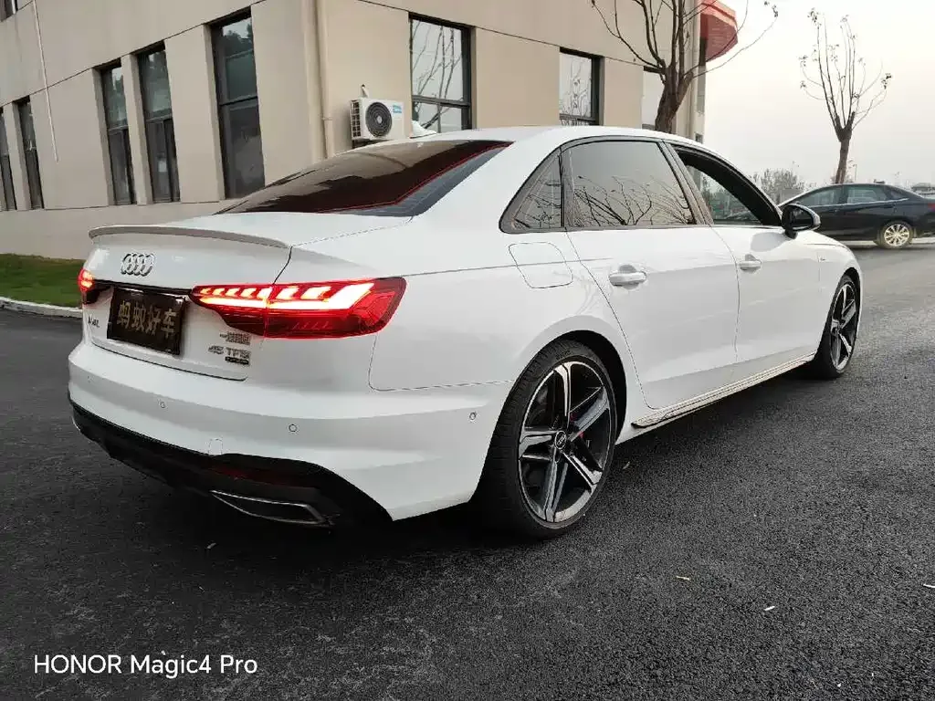 Audi A4L 2023 из CN, фото 4