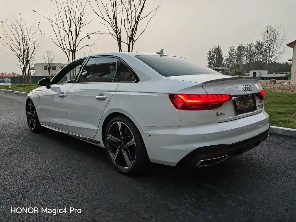 Audi A4L 2023 из CN, фото 6