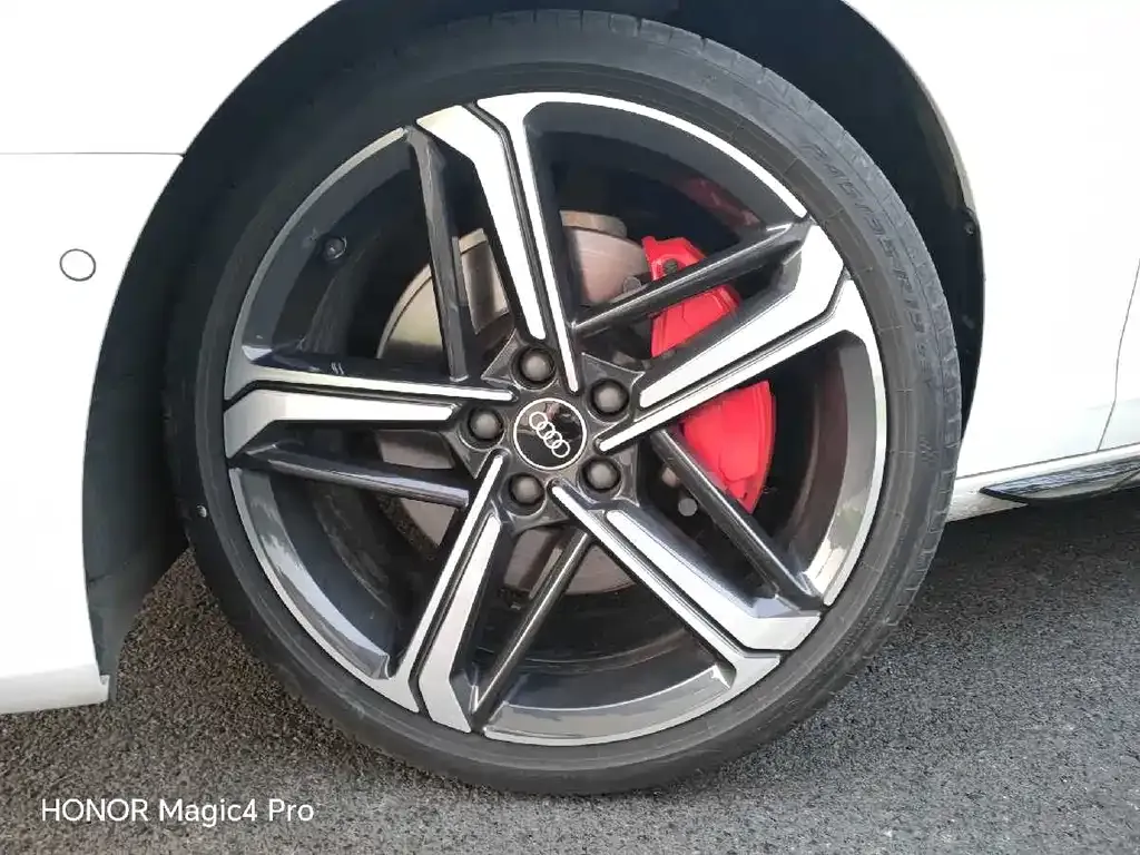 Audi A4L 2023 из CN, фото 7