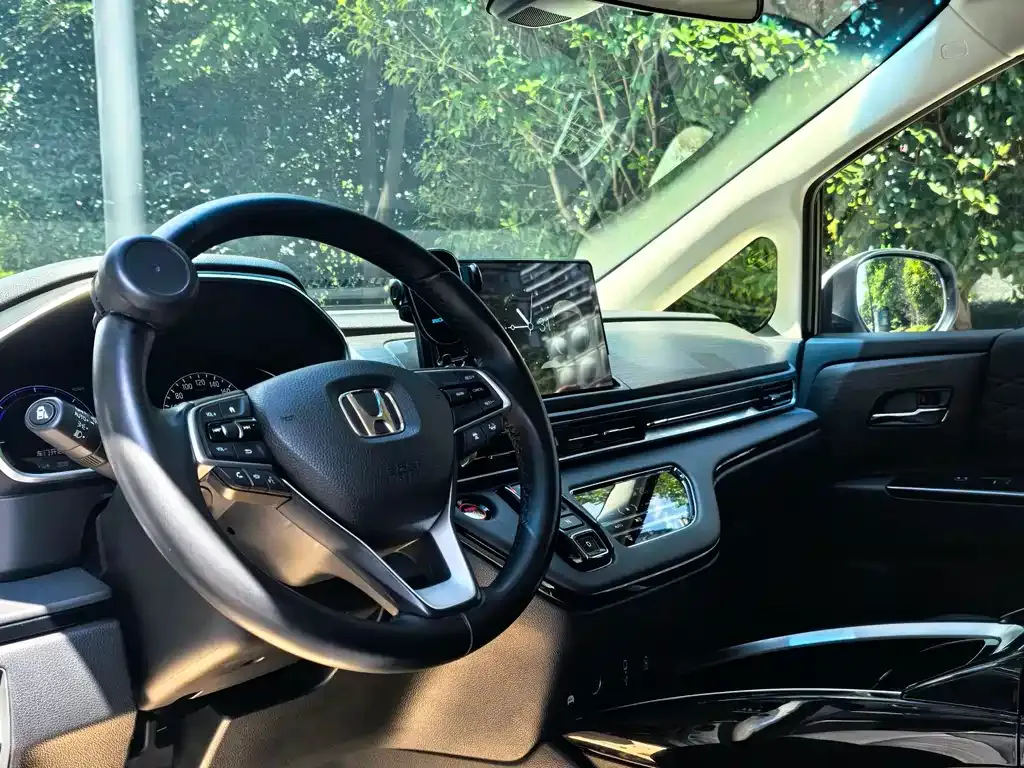 Honda Elysion 2023 из CN, фото 8