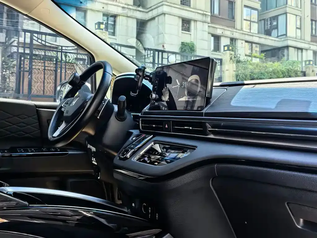 Honda Elysion 2023 из CN, фото 9