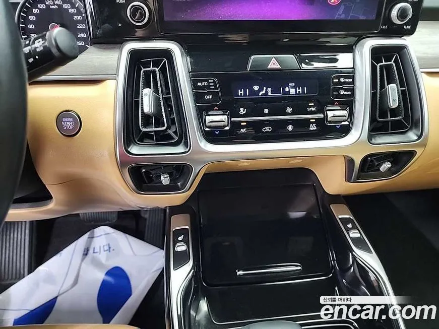 Kia Sorento — фото 10