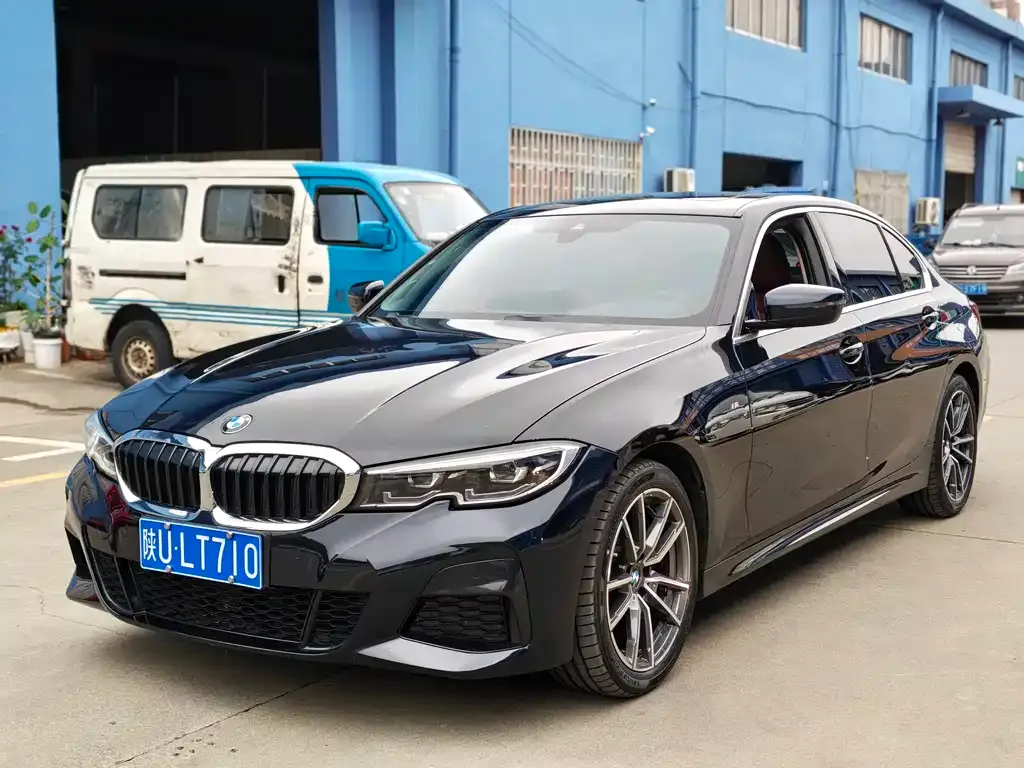BMW 3 Series 2022 из CN, фото 1