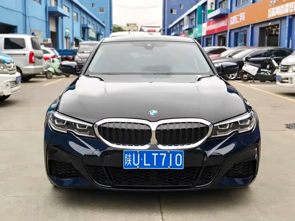 BMW 3 Series 2022 из CN, фото 2