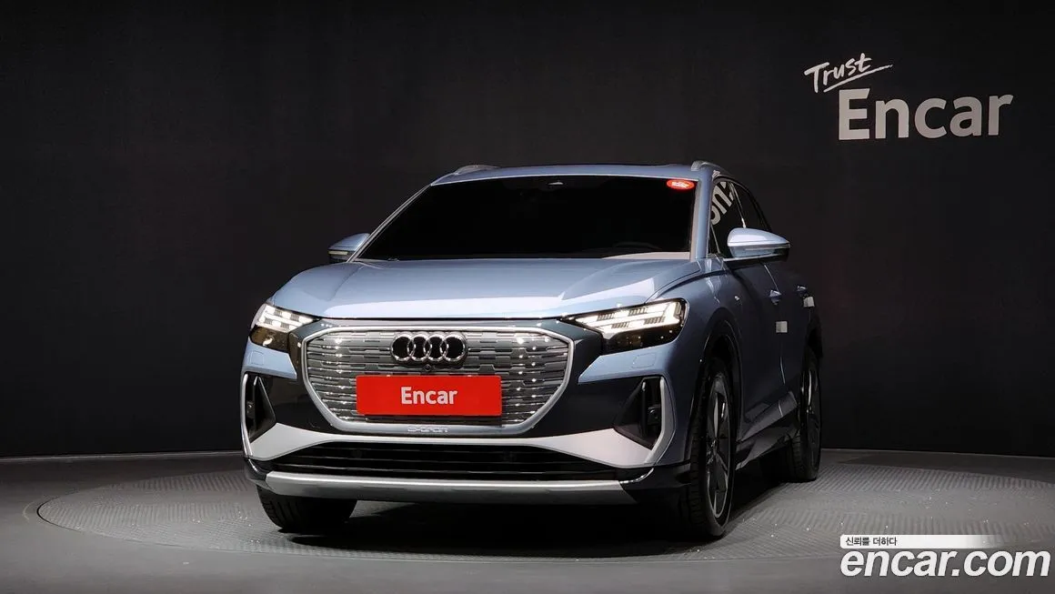 Audi Q4 e-tron — фото 3