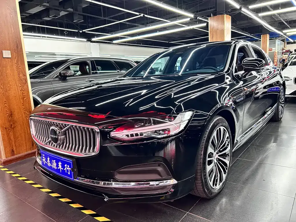 Volvo S90 2023 из CN, фото 1