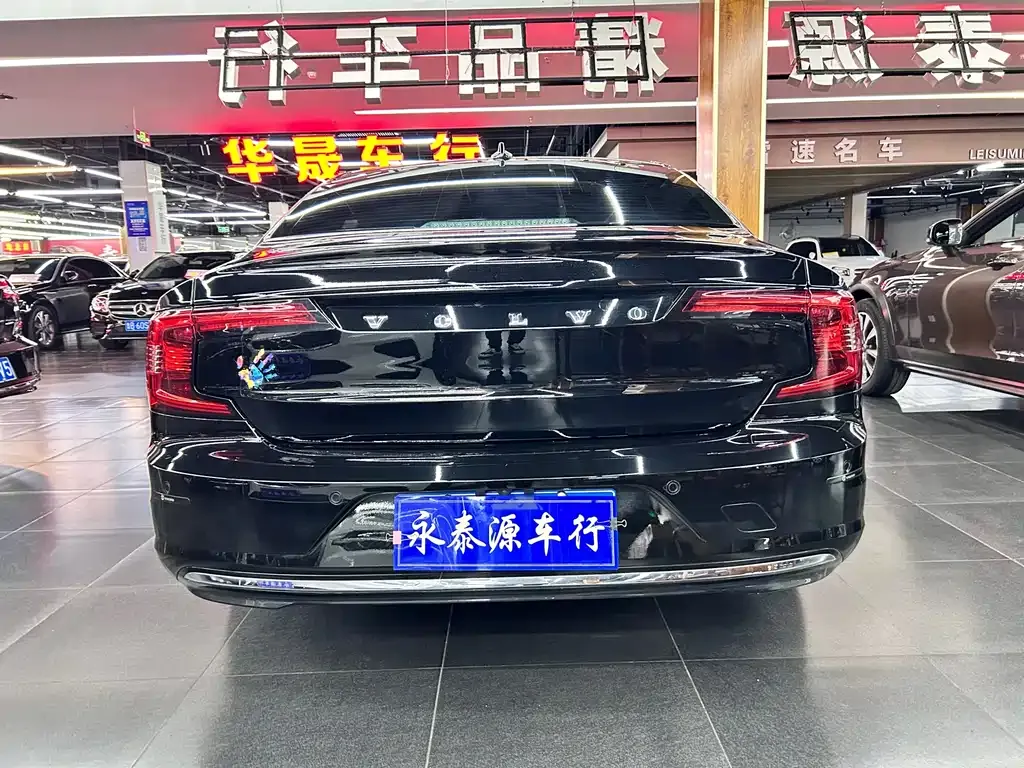 Volvo S90 2023 из CN, фото 4