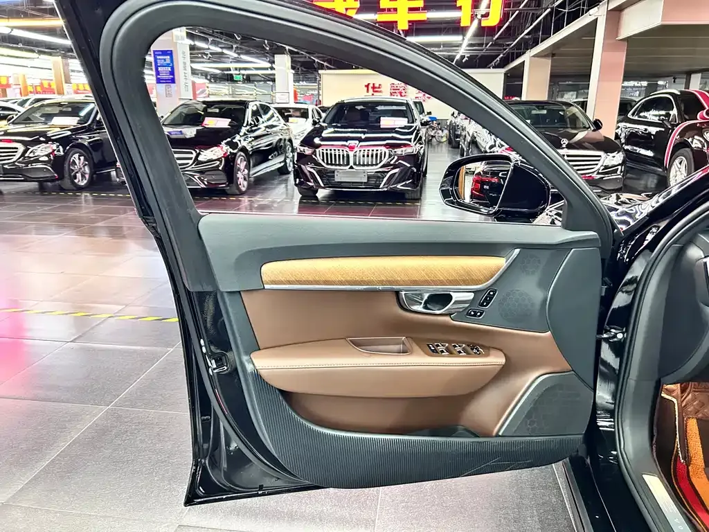 Volvo S90 2023 из CN, фото 8