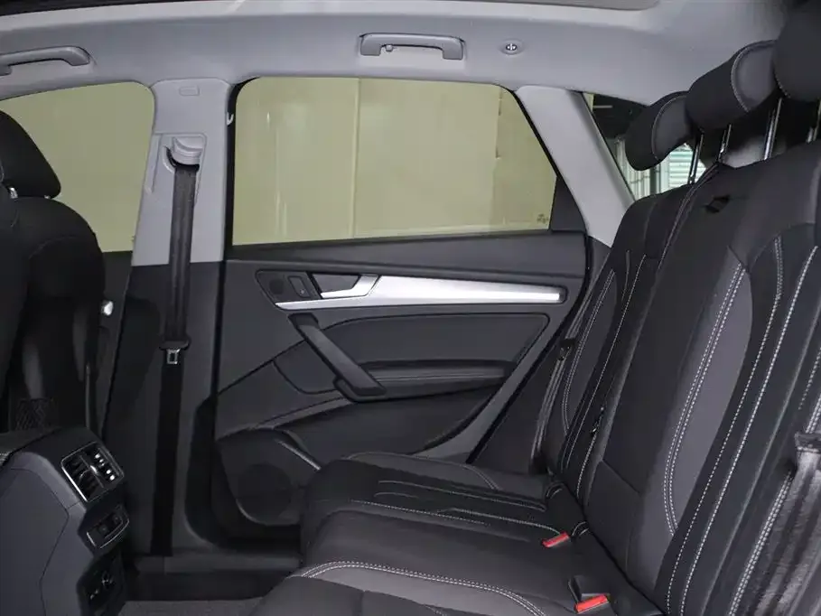 Audi Q5L 2022 из CN, фото 8