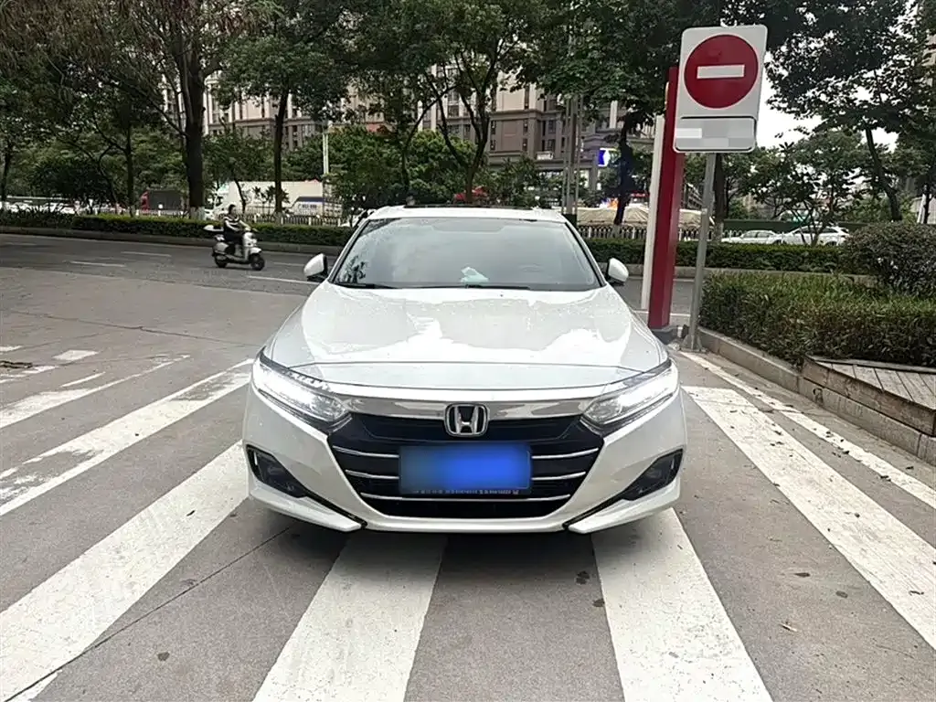 Honda Accord — фото 8