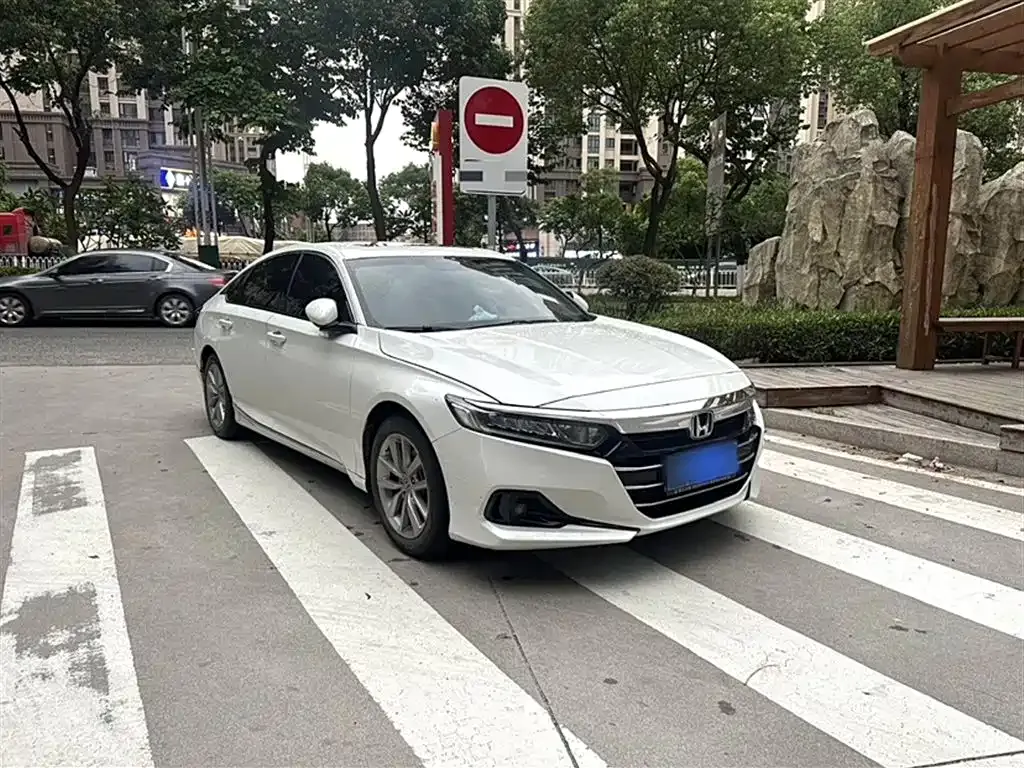 Honda Accord — фото 9