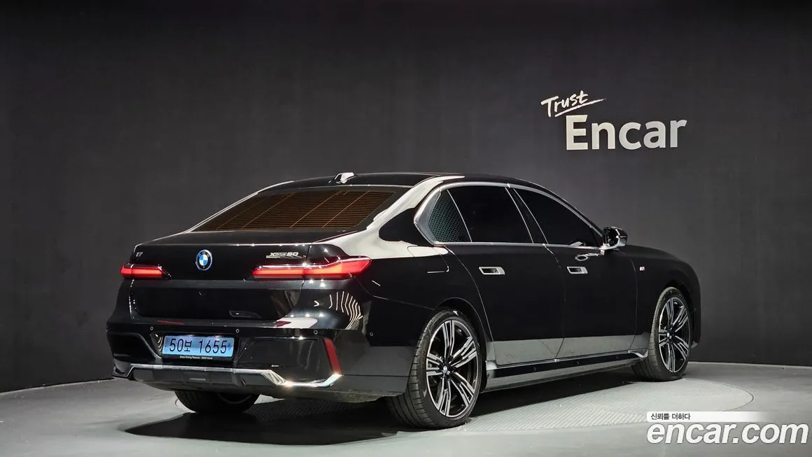 BMW i7 — фото 2