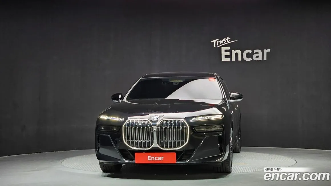 BMW i7 — фото 3