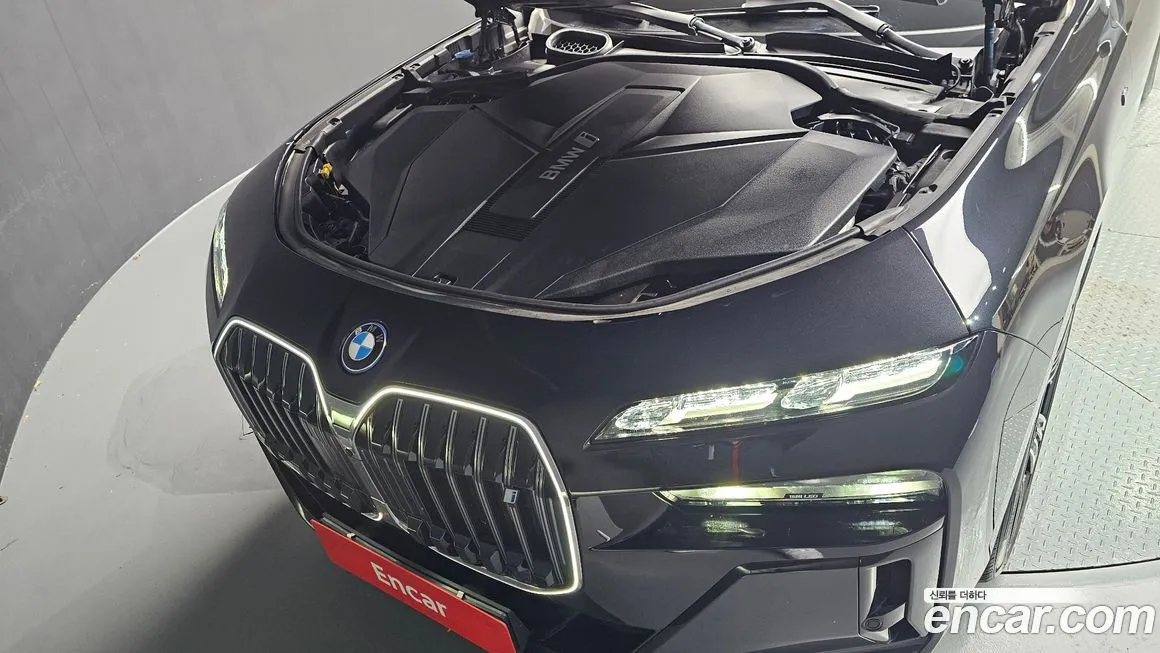 BMW i7 — фото 6