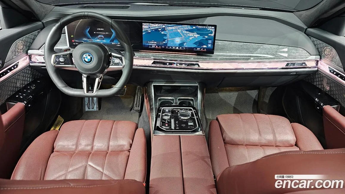 BMW i7 — фото 7