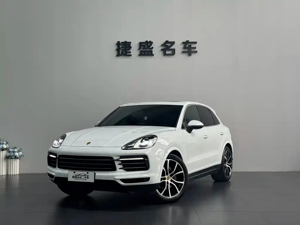 Porsche Cayenne — фото 1
