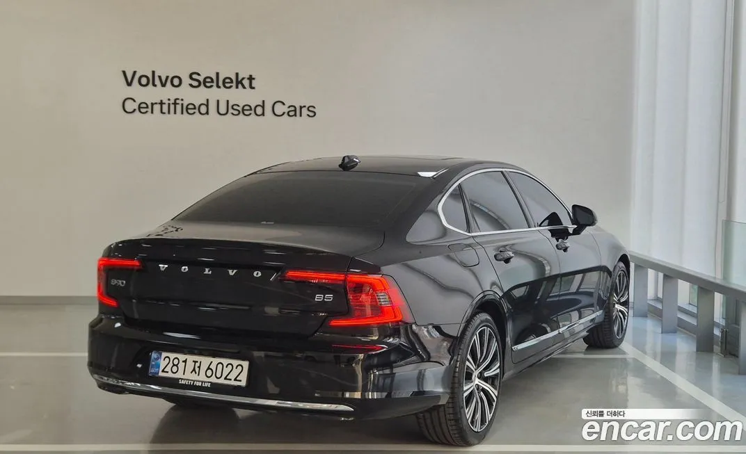 Volvo S90 2024 из KR, фото 2