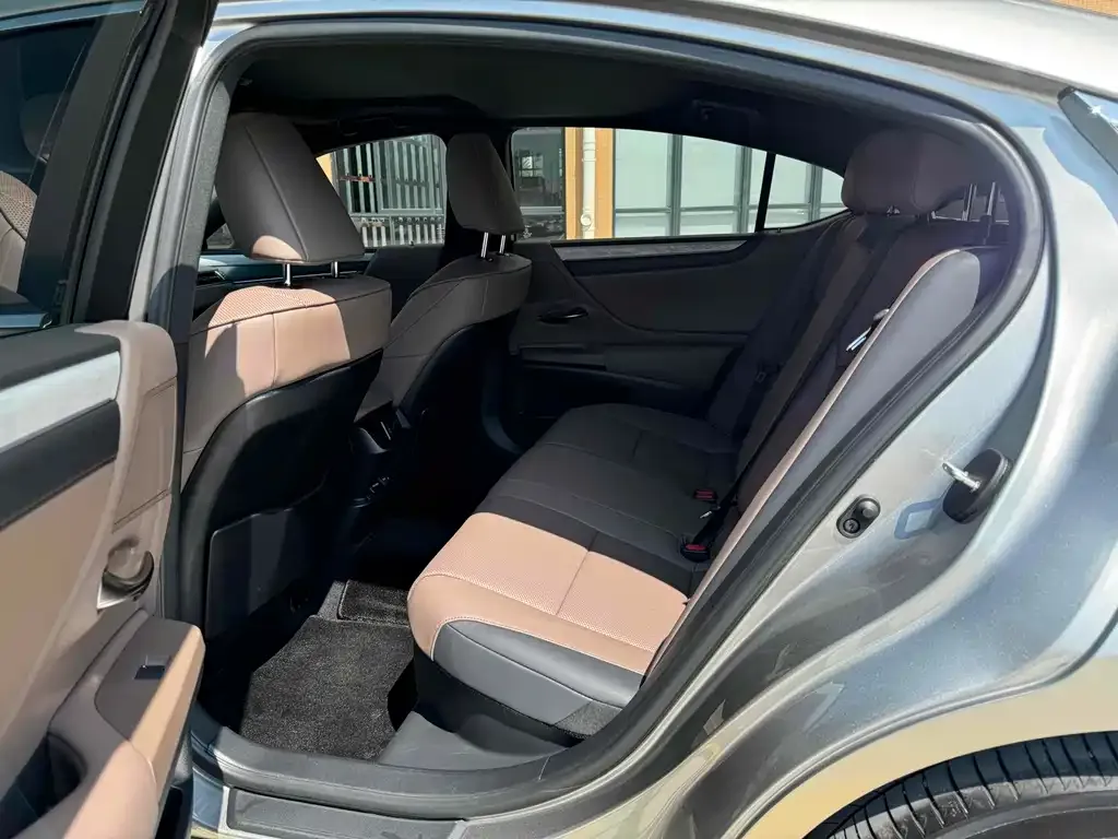 Lexus ES 2025 из CN, фото 7