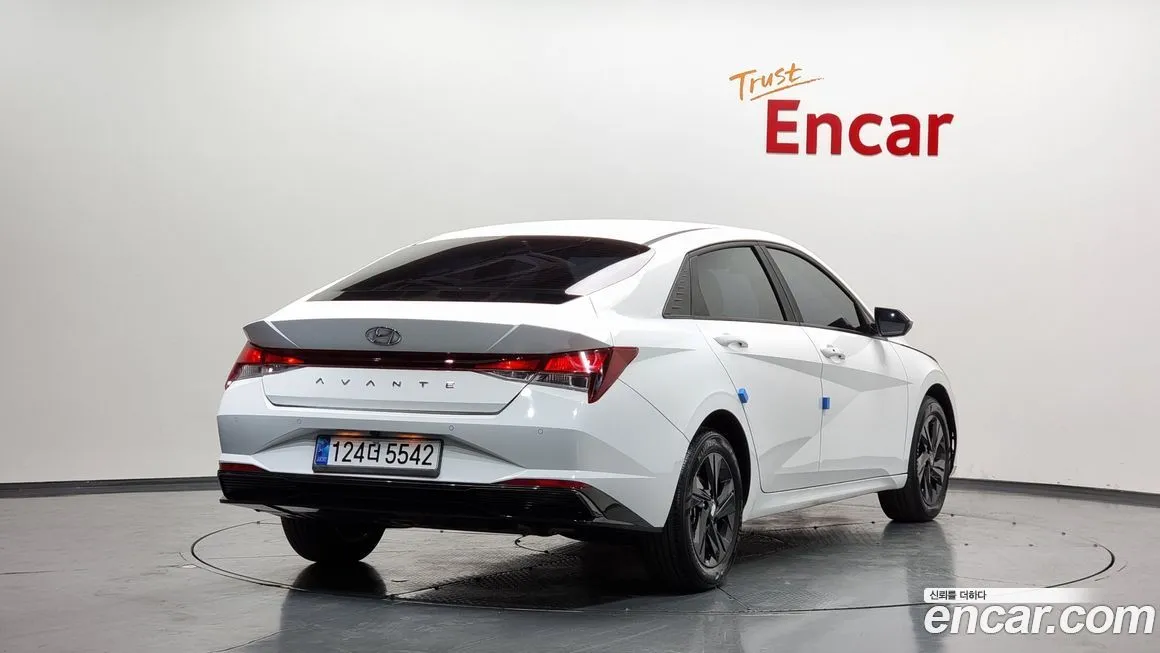 Hyundai AVANTE 2023 из KR, фото 2
