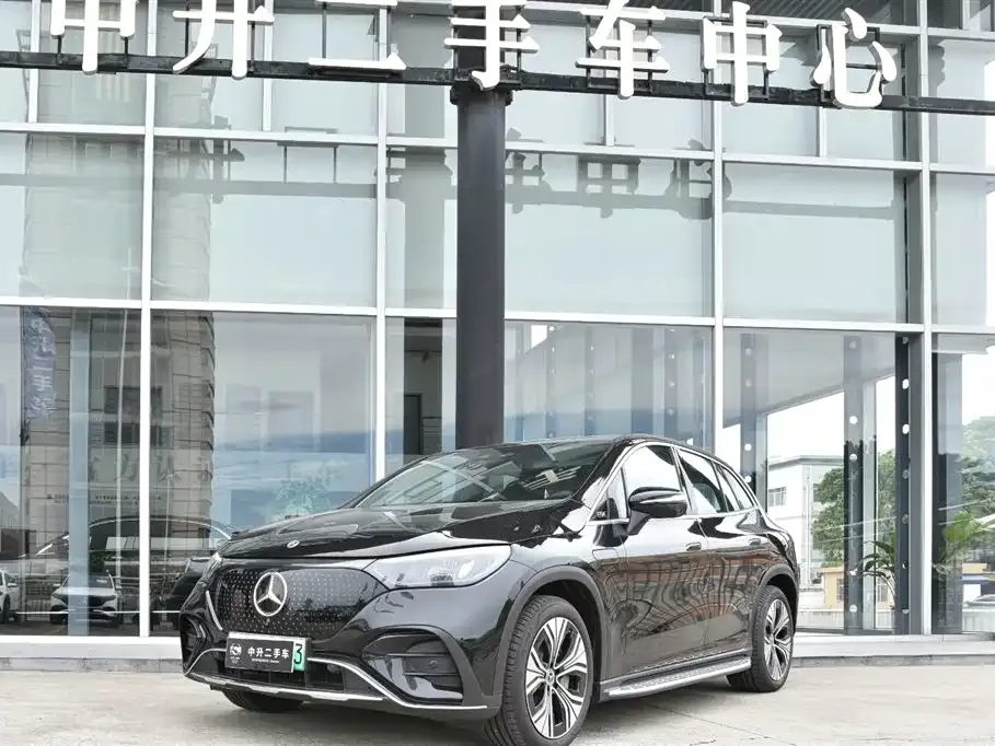 Mercedes-Benz EQE SUV — фото 1