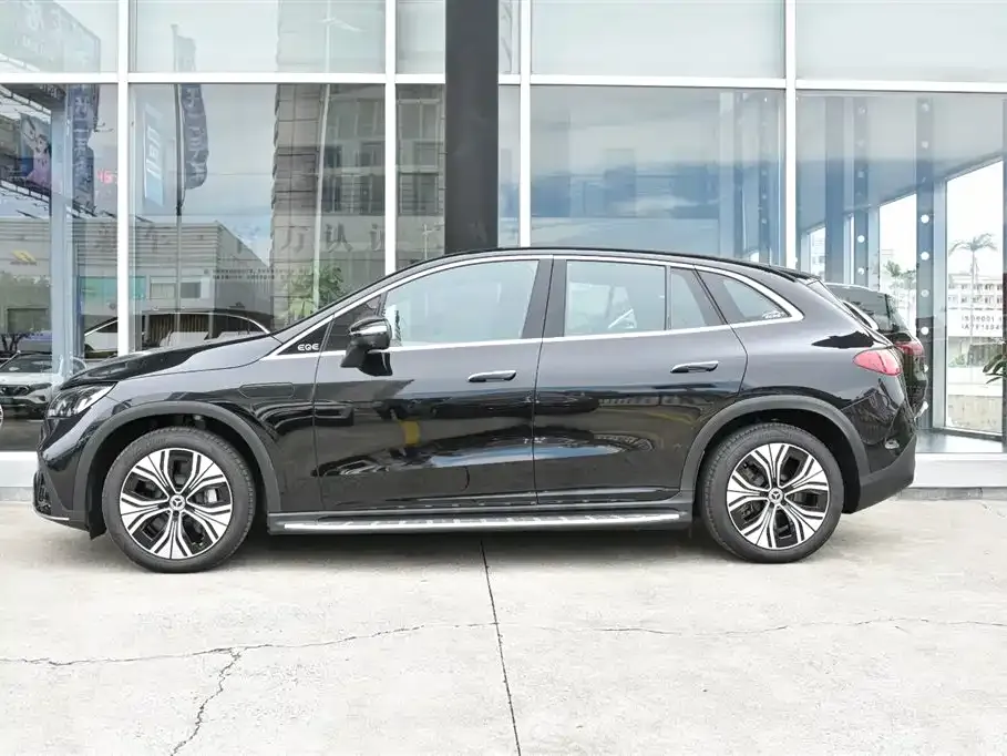 Mercedes-Benz EQE SUV — фото 2
