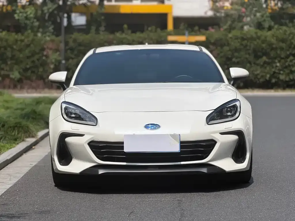 Subaru BRZ 2023 из CN, фото 3