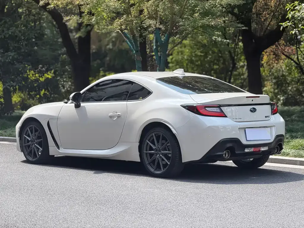 Subaru BRZ 2023 из CN, фото 6